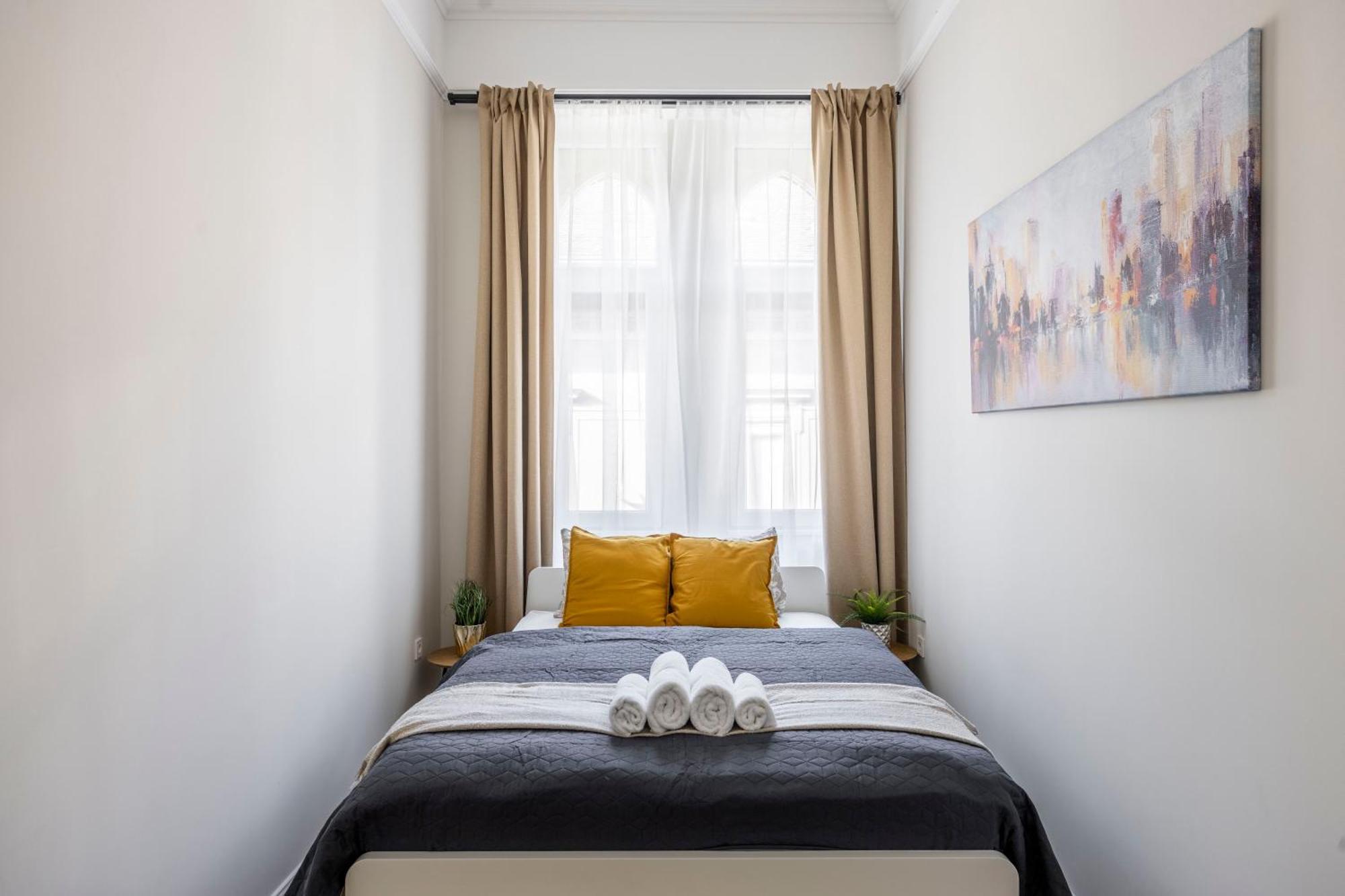 Deluxe I36 Center With 4bedrm, 2bathrm * Budapest