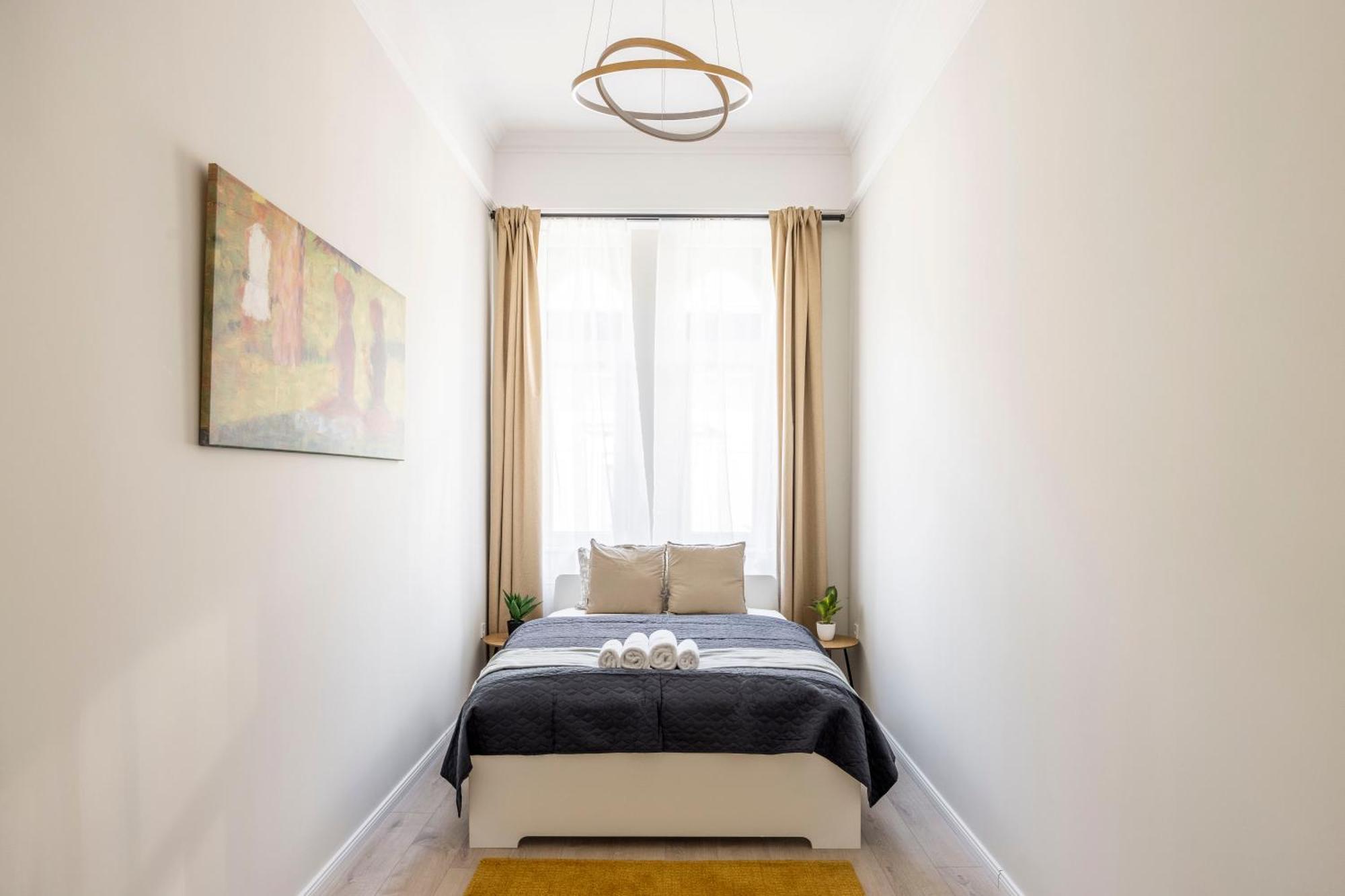 Apartment Deluxe I36 Center With 4bedrm, 2bathrm