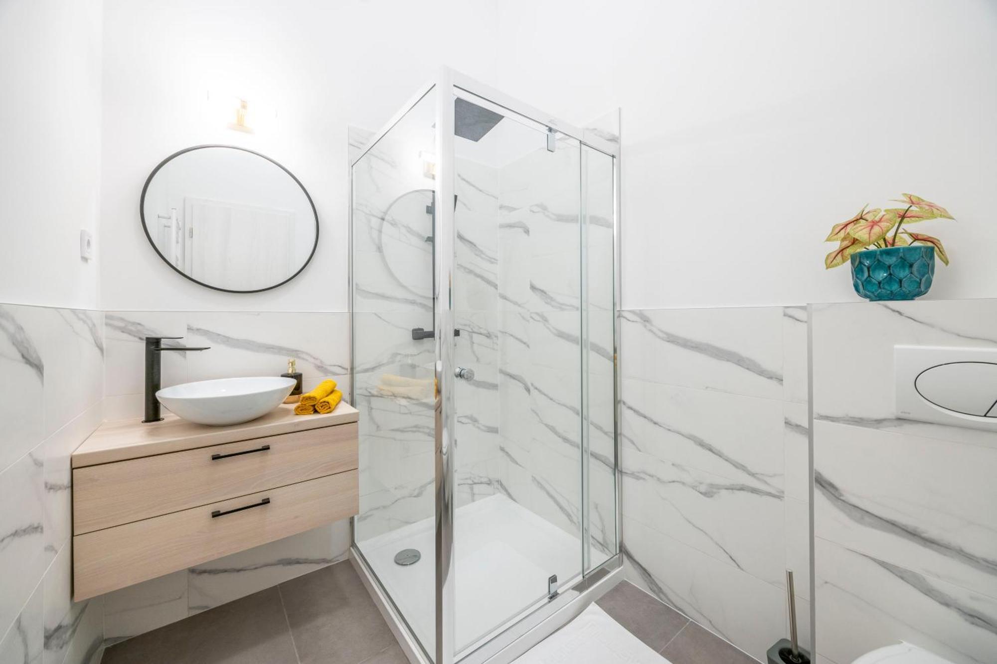 Apartment Deluxe I36 Center With 4bedrm, 2bathrm Budapest